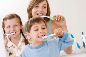 children brushing teeth